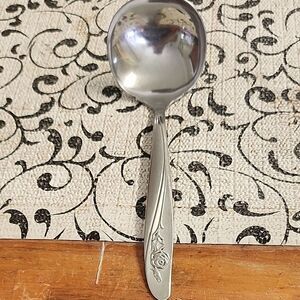 Oneida Roseanne Ladle